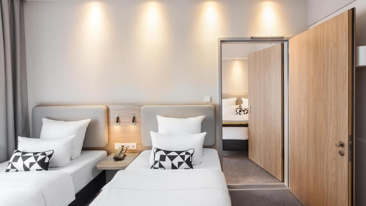 Holiday Inn Express - Munich North By Ihg Екстер'єр фото