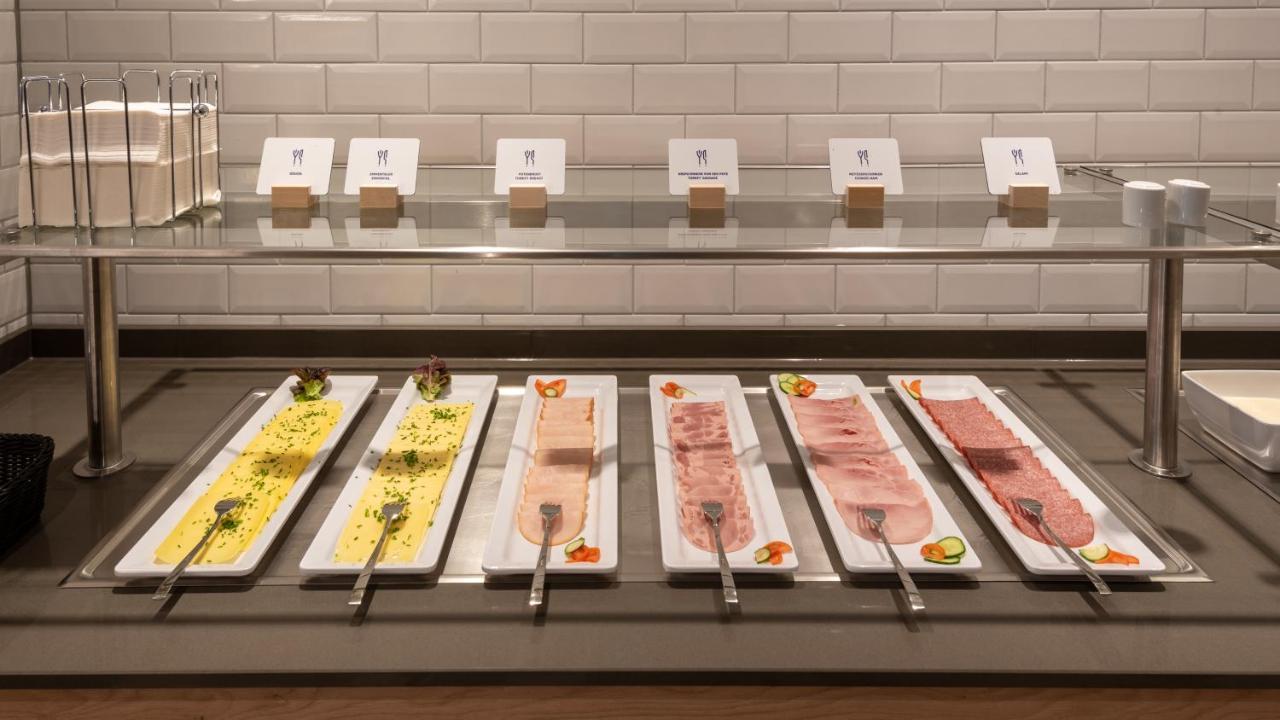 Holiday Inn Express - Munich North By Ihg Екстер'єр фото