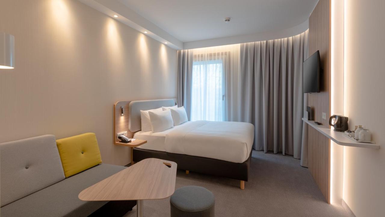 Holiday Inn Express - Munich North By Ihg Екстер'єр фото