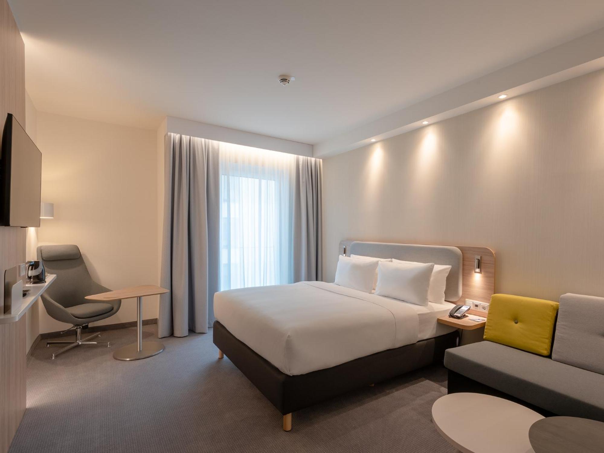 Holiday Inn Express - Munich North By Ihg Екстер'єр фото